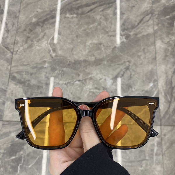 Naiste värviliste klaaside ja UV-kaitsega prillid