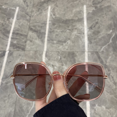 Metallist õhukese raamiga naiste prillide uus mudel