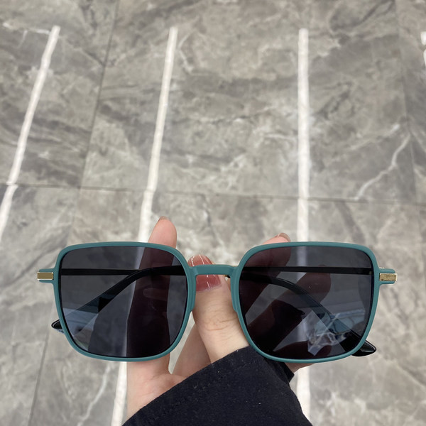 Νέο μοντέλο γυναικεία γυαλιά με λεπτό χρωματιστό σκελετό