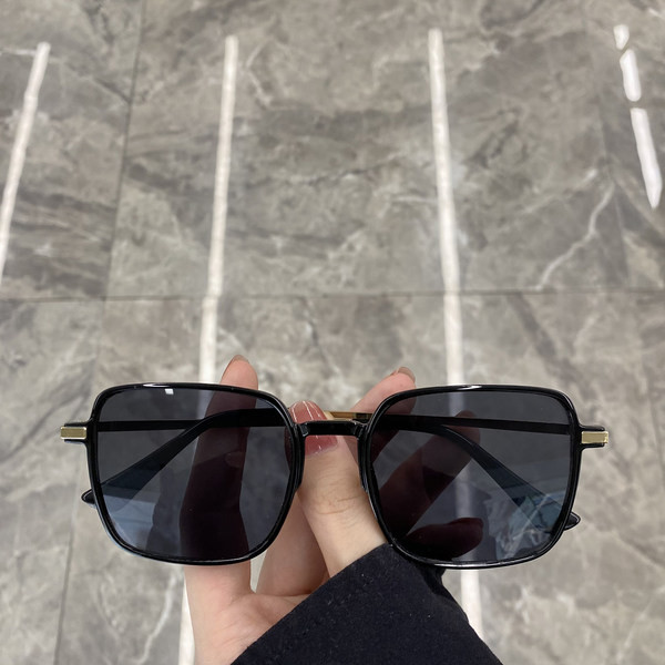 Νέο μοντέλο γυναικεία γυαλιά με λεπτό χρωματιστό σκελετό