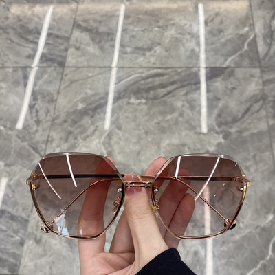 Μοντέρνα στρογγυλά γυαλιά ηλίου