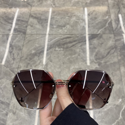 Μοντέρνα στρογγυλά γυαλιά ηλίου