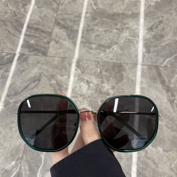 Uus metallraamiga naiste päikeseprillide mudel