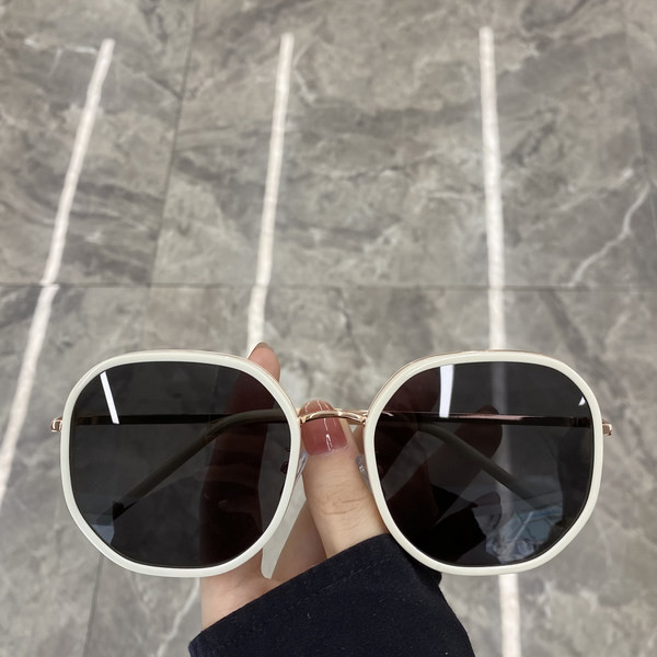 Uus metallraamiga naiste päikeseprillide mudel