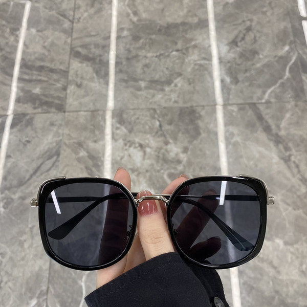 Retro četvrtaste sunčane naočale