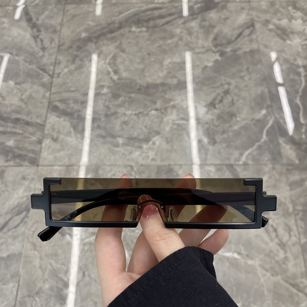 Uus ristkülikukujulise kujuga naiste prillide mudel