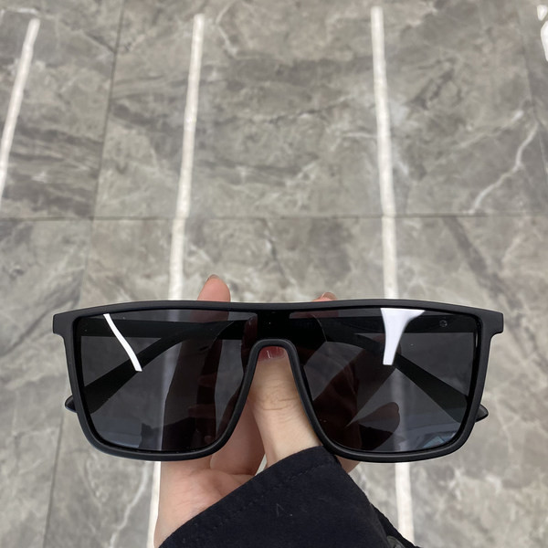 Moteriški akiniai nuo saulės kvadrato formos – kelių spalvų