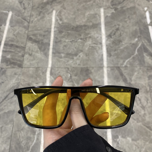 Moteriški akiniai nuo saulės kvadrato formos – kelių spalvų