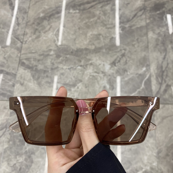 Modernūs moteriški kvadrato formos akiniai nuo saulės