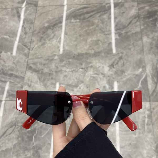 Moteriški retro akiniai