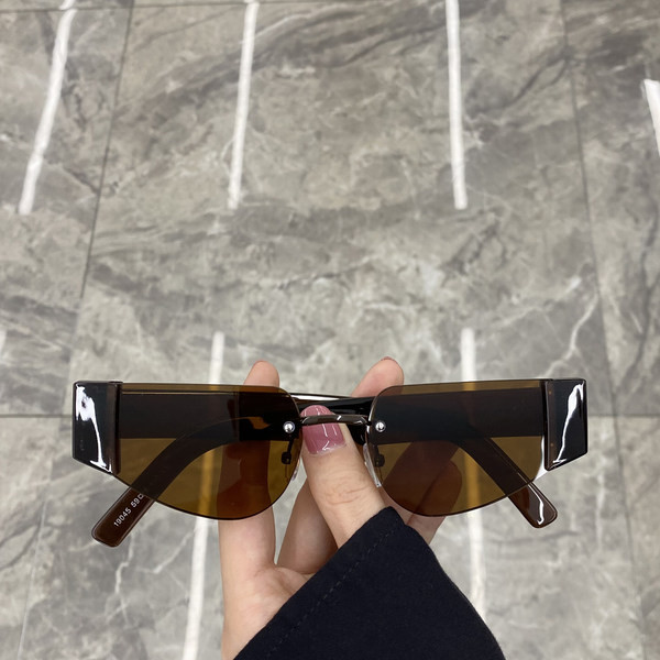 Moteriški retro akiniai