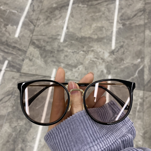 Uus ümara kuju ja õhukese raamiga naiste päikeseprillide mudel