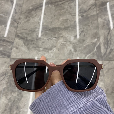 Naiste kaasaegsed prillid laia plastikraamiga