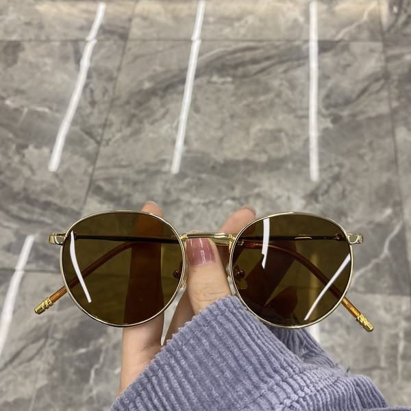 Moteriški stilingi apvalūs akiniai plonais rėmeliais