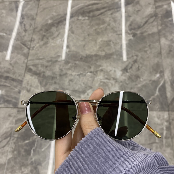 Moteriški stilingi apvalūs akiniai plonais rėmeliais