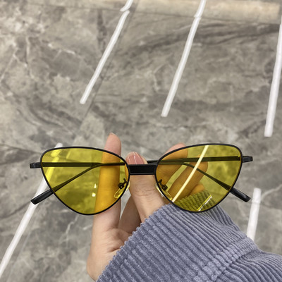 Μοντέρνα γυναικεία γυαλιά με μεταλλικό σκελετό - ρετρό στυλ