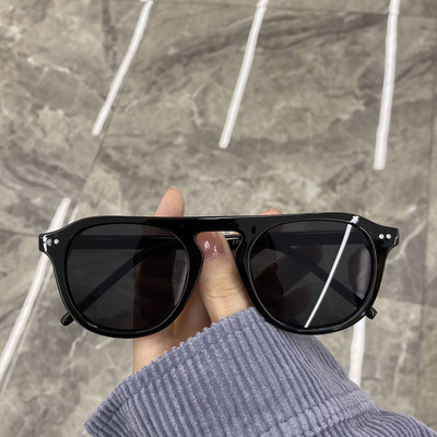 Moodsad UV-kaitse ja peegelefektiga prillid