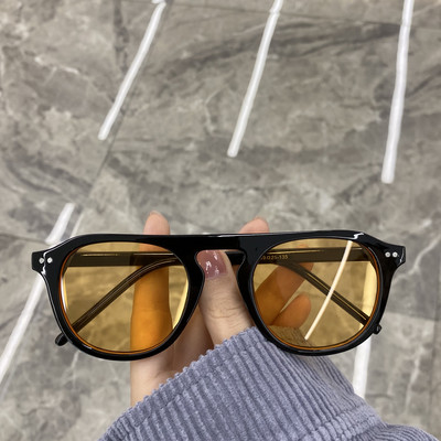 Moodsad UV-kaitse ja peegelefektiga prillid