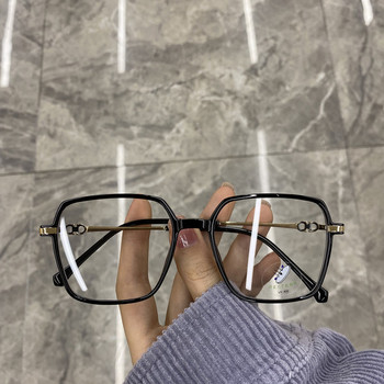 Модерни дамски очила с тънки цветни рамки