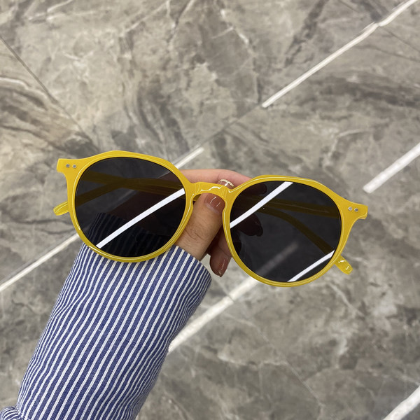 Moodsad naiste ümarad päikeseprillid