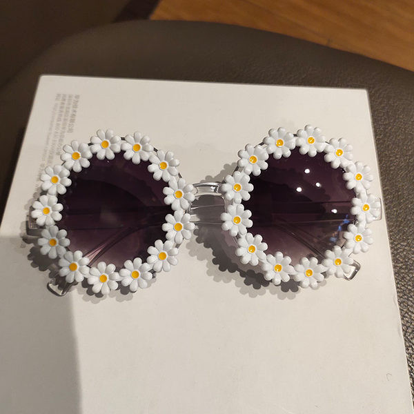 Apvalūs akiniai su gėlėmis