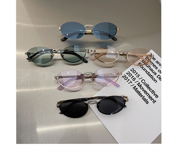 Γυναικεία μοντέρνα οβάλ γυαλιά με λεπτό μεταλλικό σκελετό