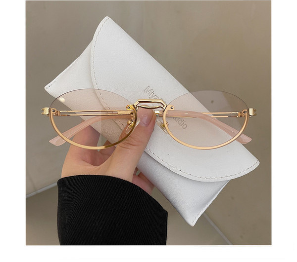 Γυναικεία μοντέρνα οβάλ γυαλιά με λεπτό μεταλλικό σκελετό