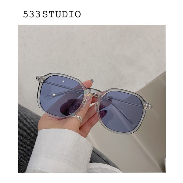 Moteriški akiniai su apvaliais lęšiais ir apsauga nuo UV spindulių