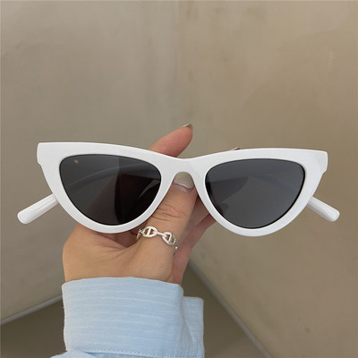 Γυναικεία ρετρό γυαλιά με πλαστικό σκελετό