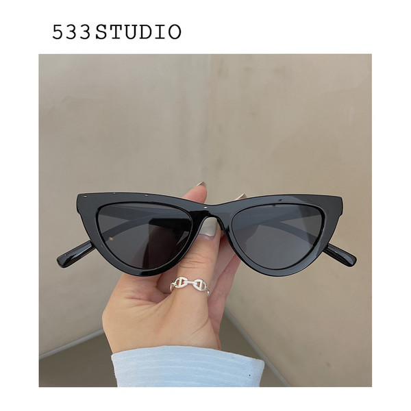 Γυναικεία ρετρό γυαλιά με πλαστικό σκελετό