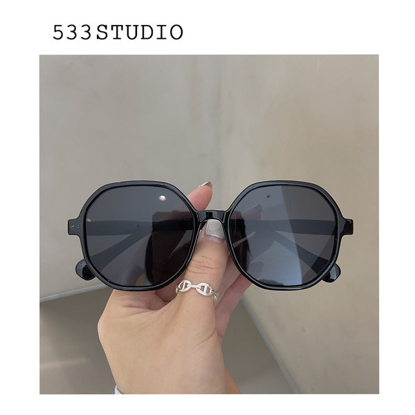 Uus UV-kaitsega naiste päikeseprillide mudel