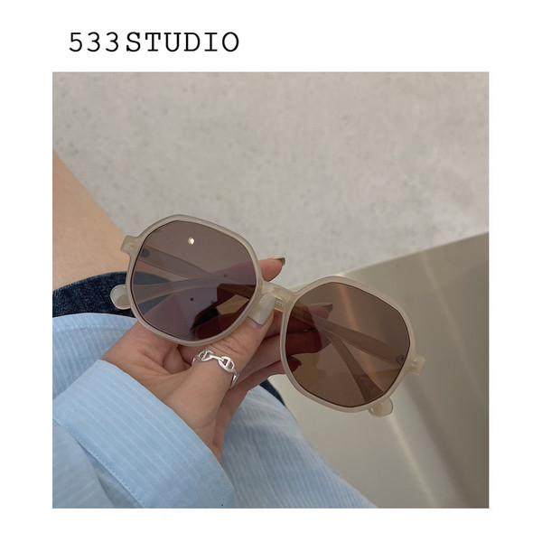 Uus UV-kaitsega naiste päikeseprillide mudel