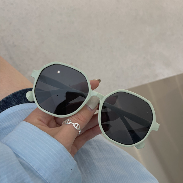 Uus UV-kaitsega naiste päikeseprillide mudel