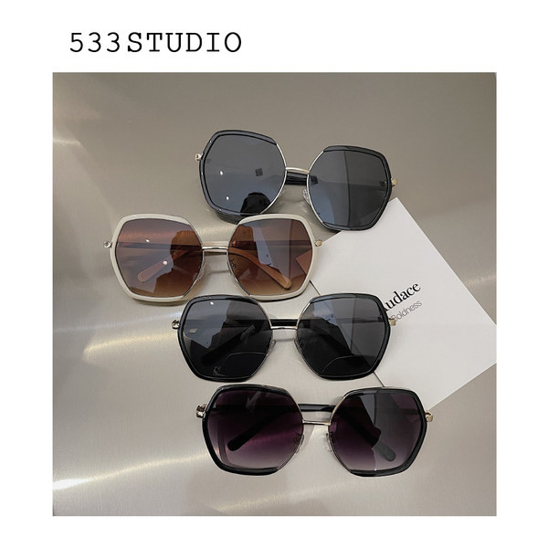 Μοντέρνα γυαλιά  για γυναίκες