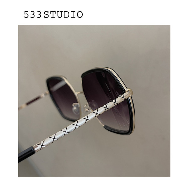 Μοντέρνα γυαλιά  για γυναίκες