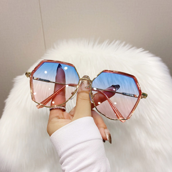 Svakodnevne ženske naočale - dva modela