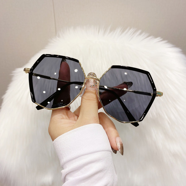 Svakodnevne ženske naočale - dva modela