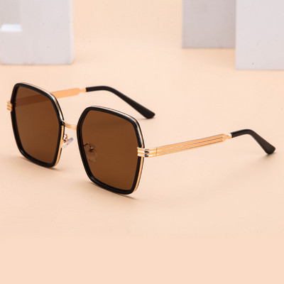 Νέο μοντέλο γυαλιά με προστασία UV και τετράγωνο σχήμα