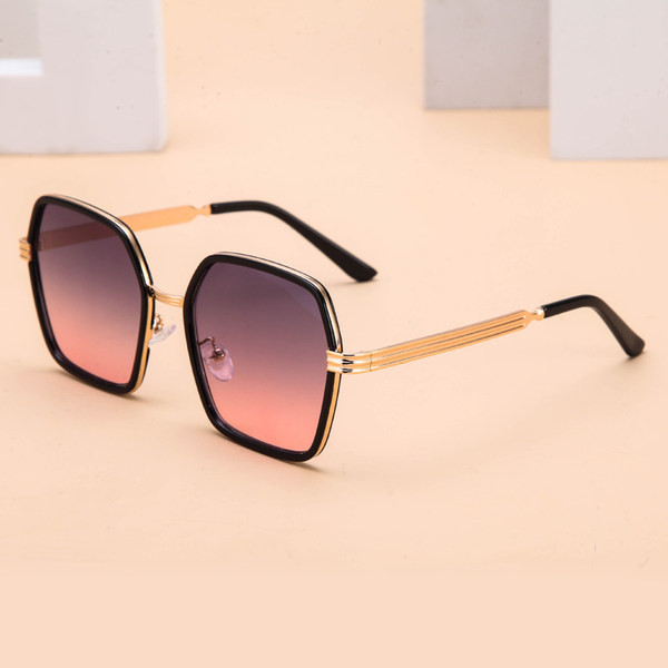 Νέο μοντέλο γυαλιά με προστασία UV και τετράγωνο σχήμα