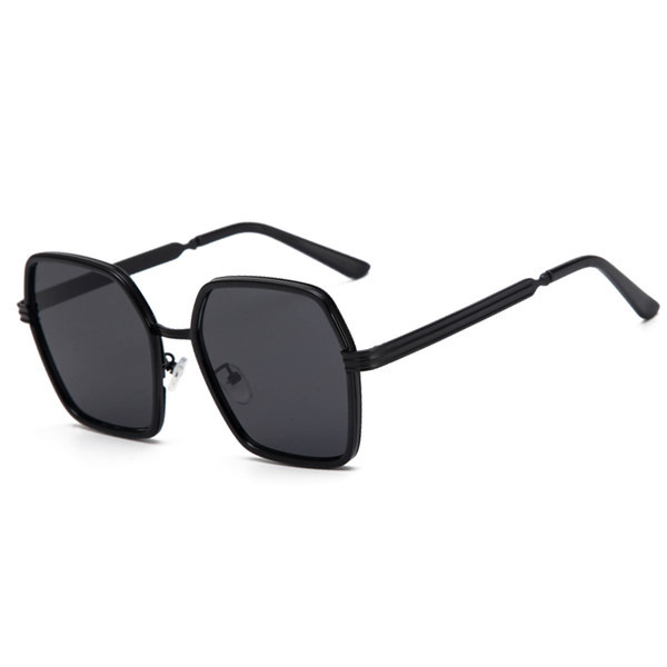 Νέο μοντέλο γυαλιά με προστασία UV και τετράγωνο σχήμα