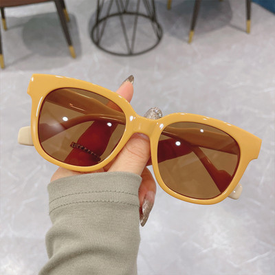 Naiste värvilise raami ja UV-kaitsega prillid