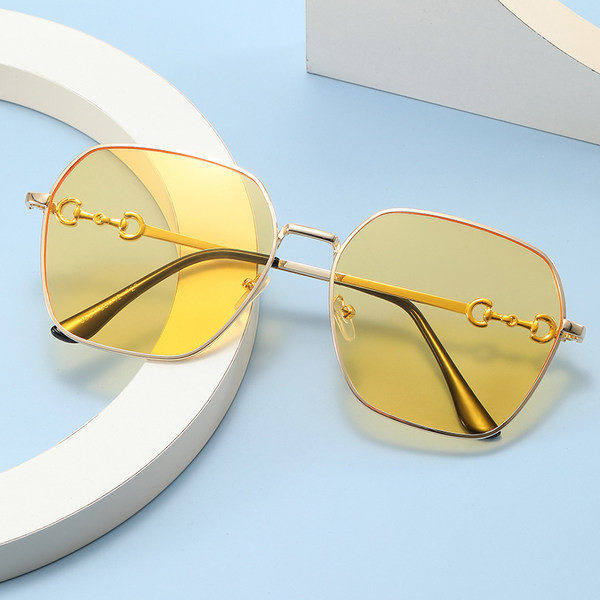 Elegantsed õhukese metallraamiga prillid