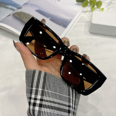 Ορθογώνια γυναικεία γυαλιά ηλίου