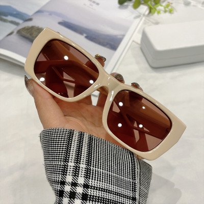 Ορθογώνια γυναικεία γυαλιά ηλίου