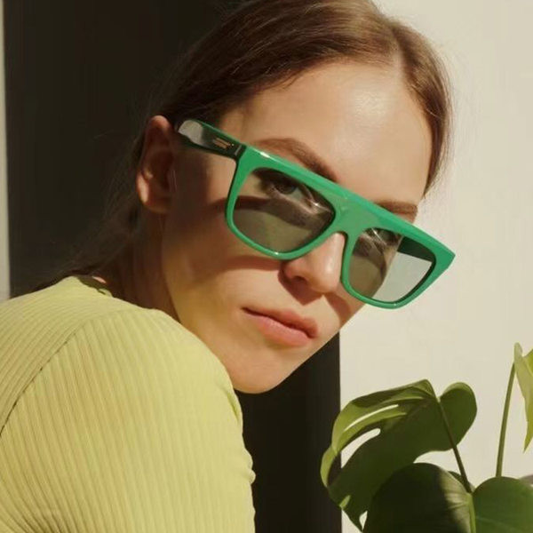 Kandilise kujuga ja UV-kaitsega naiste prillid