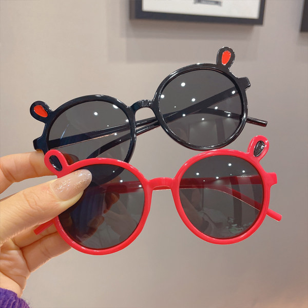 Ümmargused 3D-elemendiga prillid