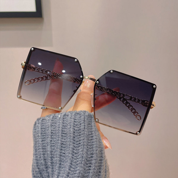 Moodsad naiste kandilised prillid