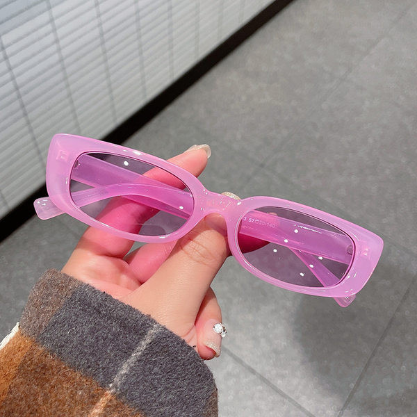 Naiste päikeseprillide uus mudel mitmes värvitoonis