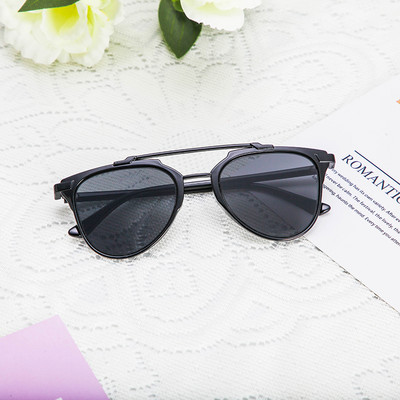 Naiste värviliste klaasidega retroprillid