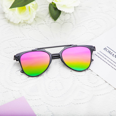 Naiste värviliste klaasidega retroprillid